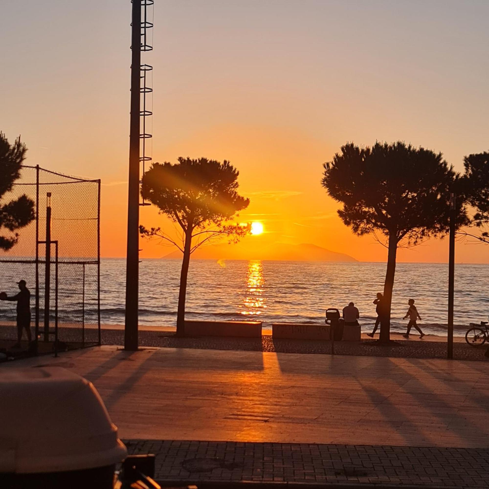 Sunset House Apartment Vlore Bagian luar foto